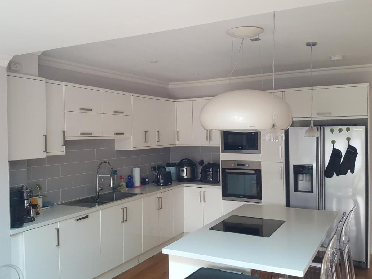 Family Home With Easy Commute To London! London Borough of London Borough of Croydon Exterior foto
