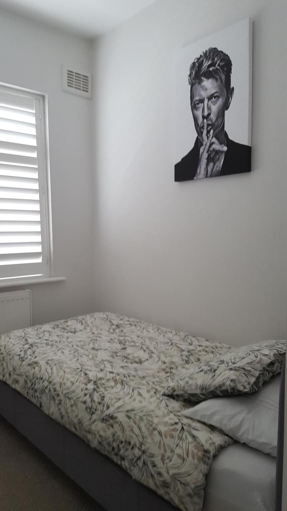Family Home With Easy Commute To London! London Borough of London Borough of Croydon Exterior foto